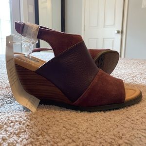Open toe wedge